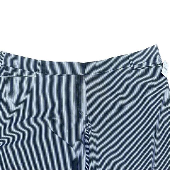 NWT LANE BRYANT Grey & White Stripped Pants W/ Elastic Waistline Size 26 - Picture 4 of 7